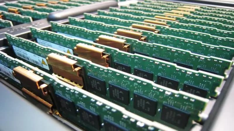 Giá DRAM tăng vọt 171% so với cùng kỳ năm ngoái, vượt xa tốc độ tăng giá vàng - Nhu cầu AI đẩy giá lên cao kỷ lục khi tình trạng khan hiếm bắt đầu diễn ra