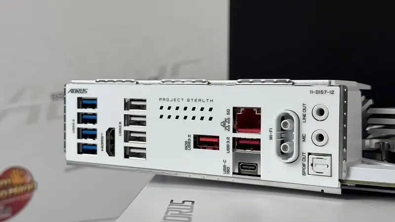 main máy tính chơi game