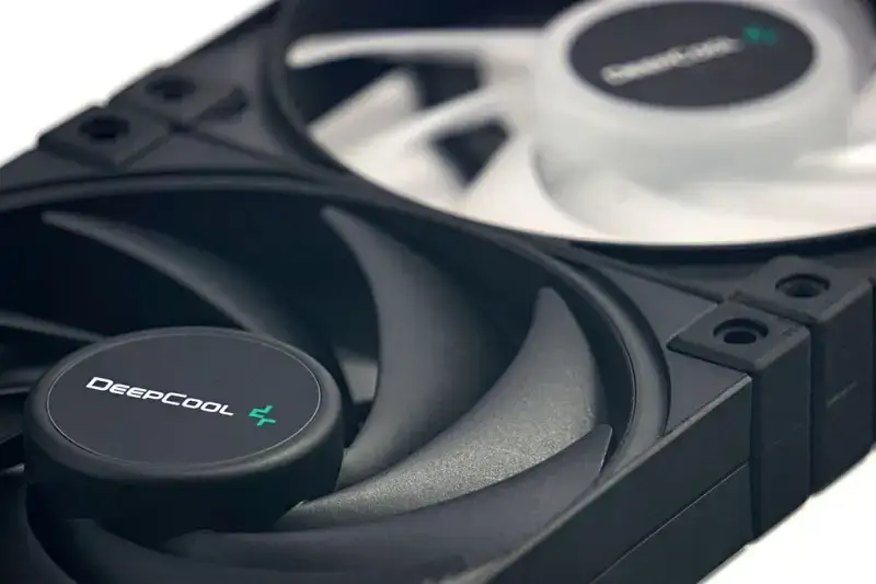 So sánh với Noctua và Arctic