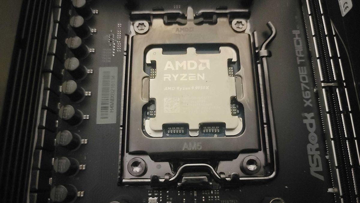 CPU AMD Ryzen 9 9950X